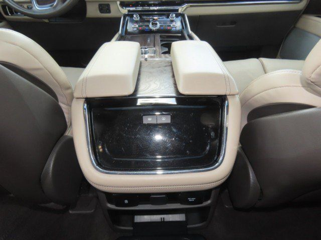 Used 2023 Lincoln Navigator Reserve AWD/4WD image 19