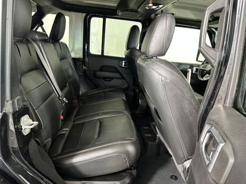 Used 2022 Jeep Wrangler Unlimited Sahara w/ Cold Weather Group image 27