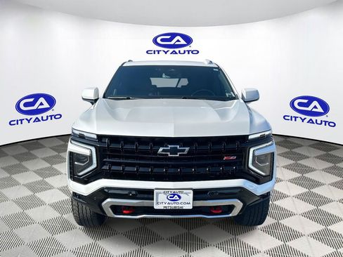 Used 2025 Chevrolet Suburban Z71 image 10