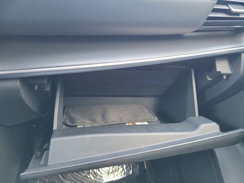 Certified 2022 Nissan Rogue SV FWD image 32