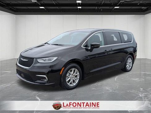 Certified 2024 Chrysler Pacifica Touring-L image 1