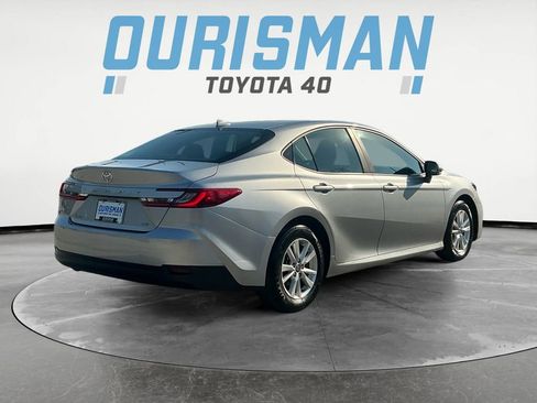 Used 2025 Toyota Camry LE image 7