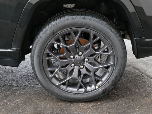 New 2025 Jeep Grand Cherokee Summit w/ Obsidian Package image 4