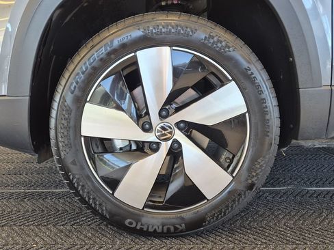 Used 2025 Volkswagen Taos S AWD/4WD image 12