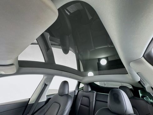 Used 2023 Tesla Model Y Long Range image 16