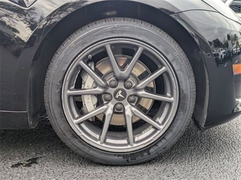 Used 2020 Tesla Model 3 Standard Range Plus image 11