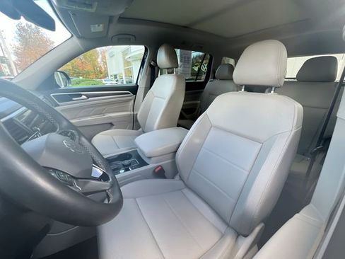 Certified 2021 Volkswagen Atlas SE w/ Panoramic Sunroof Package image 11