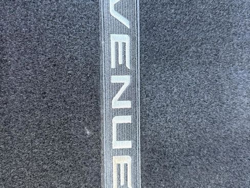 Used 2022 Hyundai Venue Limited w/ Cargo Package FWD image 17