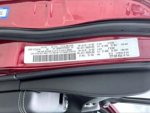 Used 2018 Dodge Durango SRT w/ SRT Interior Appearance Group AWD/4WD image 33
