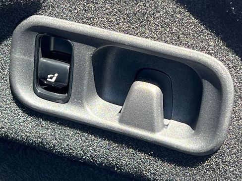 Certified 2023 Mercedes-Benz C 300 4MATIC Sedan image 33