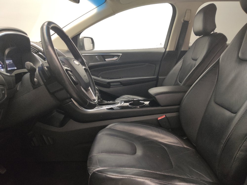 Used 2015 Ford Edge Titanium FWD image 17