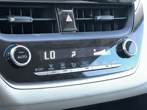 Used 2022 Toyota Corolla LE FWD image 20