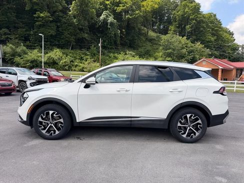 Used 2023 Kia Sportage EX AWD/4WD image 8