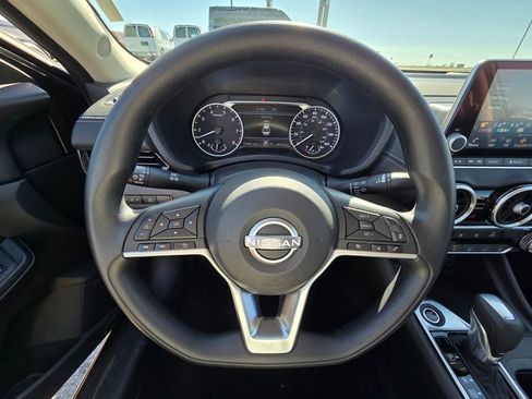 Used 2025 Nissan Sentra SV image 13