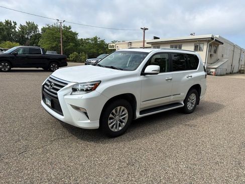 Used 2015 Lexus GX 460 w/ Premium Package AWD/4WD image 3