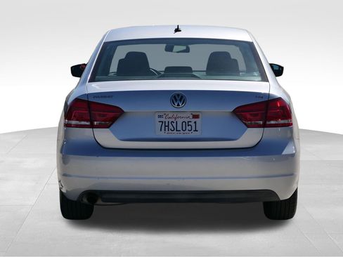 Used 2015 Volkswagen Passat 1.8T Limited Edition image 5