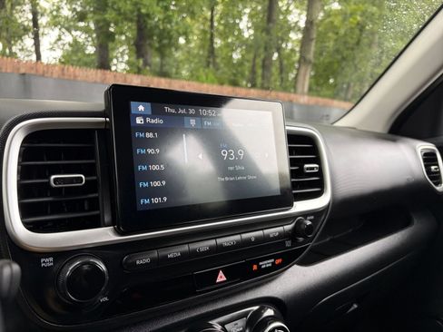 Used 2026 Hyundai Venue SEL FWD image 20