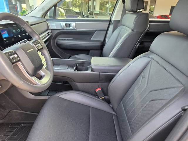 Used 2025 Hyundai Santa Fe SEL FWD image 17