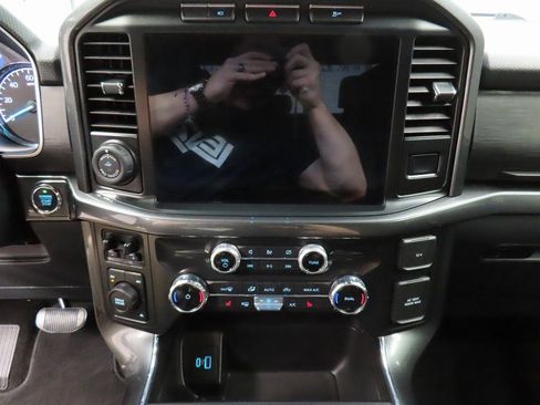 Used 2022 Ford F150 XLT w/ Equipment Group 302A High image 13
