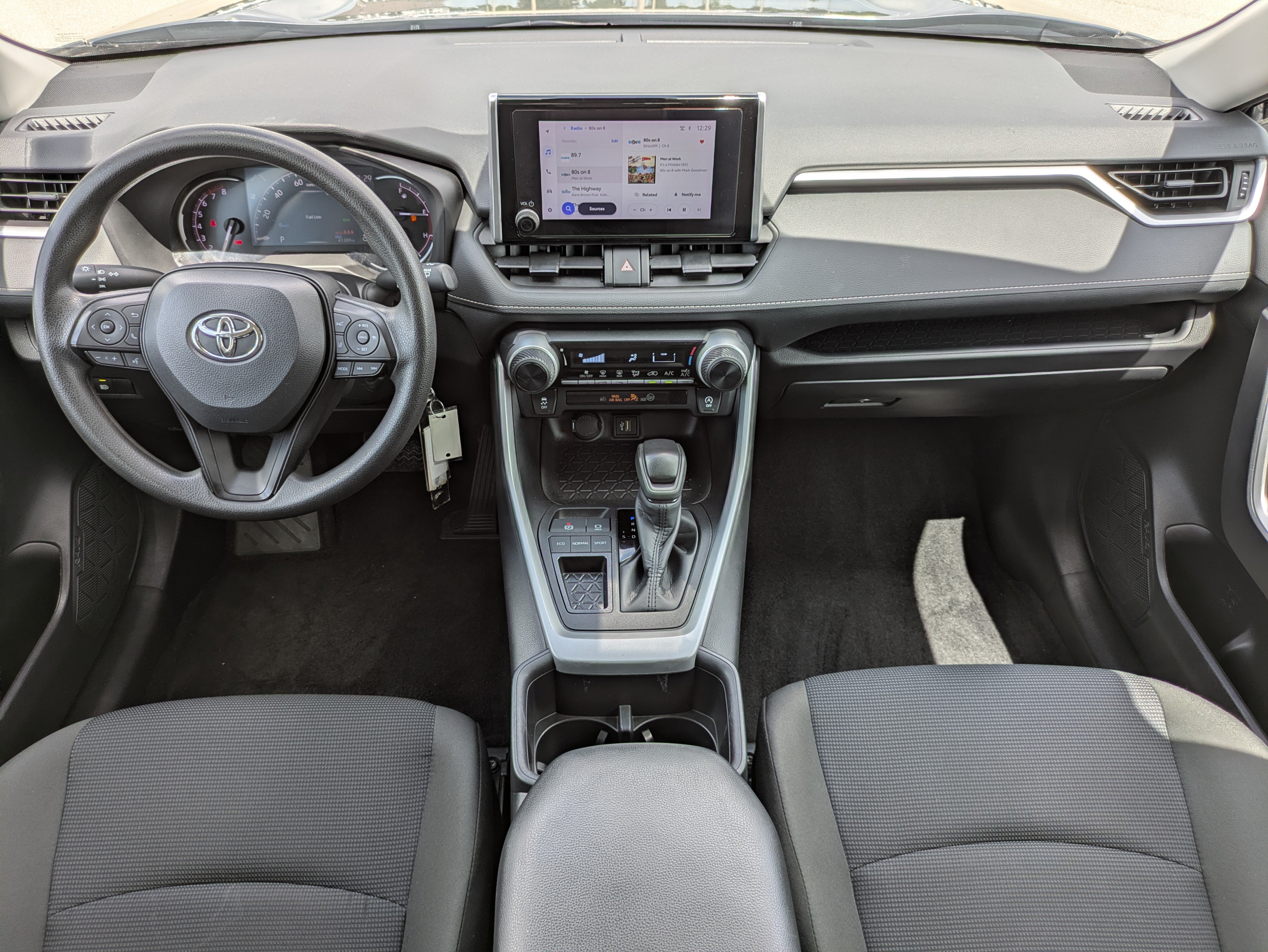 Used 2024 Toyota RAV4 LE FWD image 15