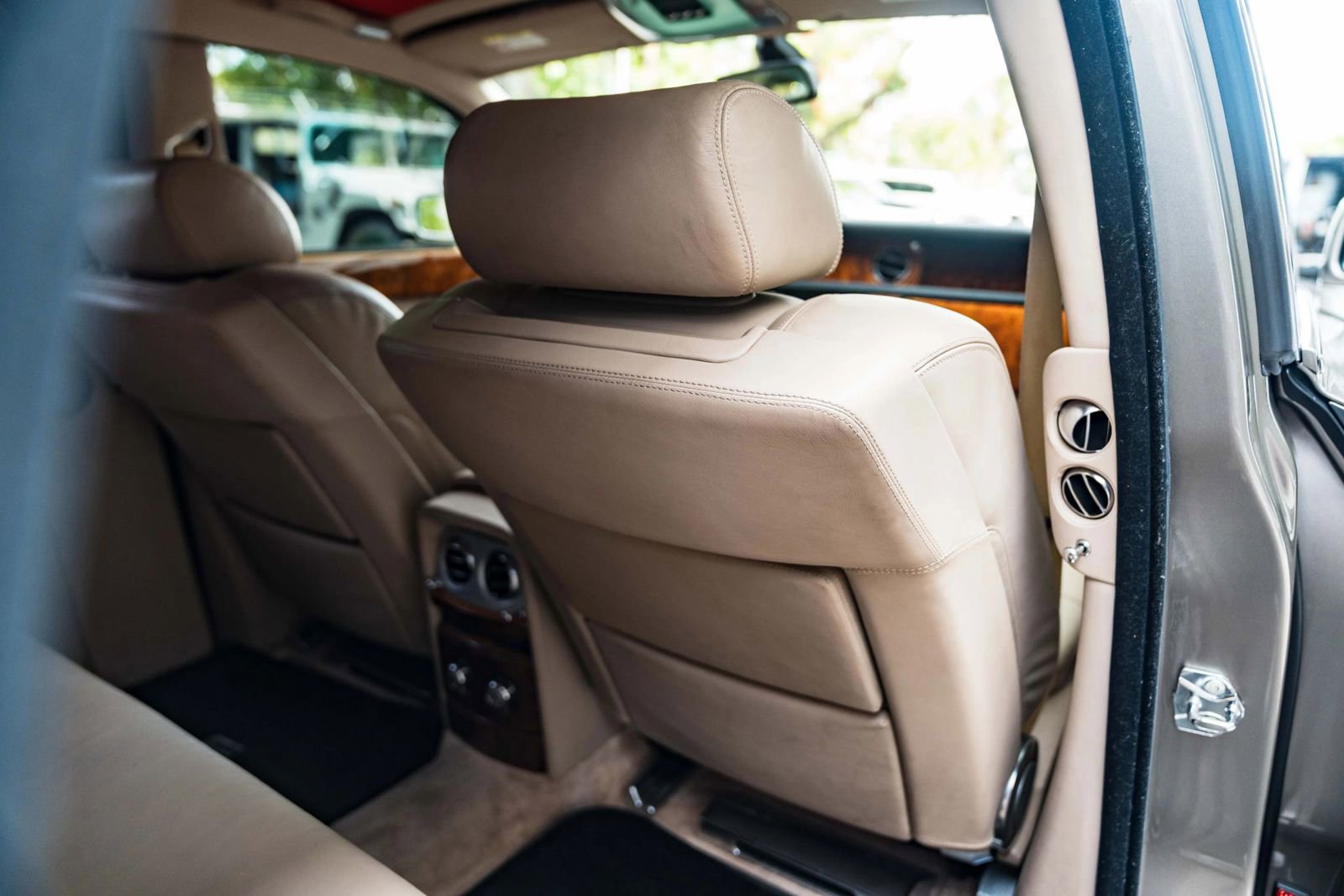 Used 2004 Rolls-Royce Phantom Sedan RWD image 33