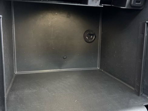 Used 2017 GMC Yukon XL SLT w/ Open Road Package image 40