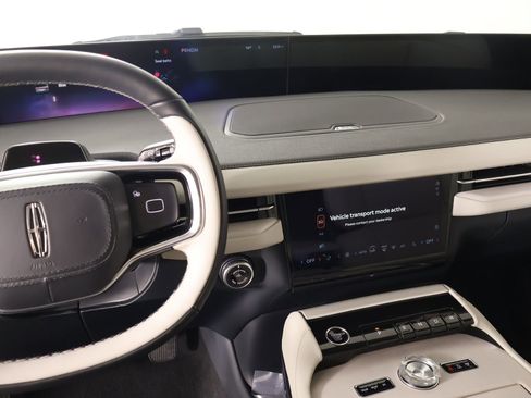 New 2026 Lincoln Navigator Premiere AWD/4WD image 5