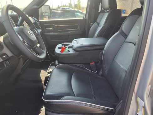 Used 2026 RAM 2500 Laramie AWD/4WD image 15