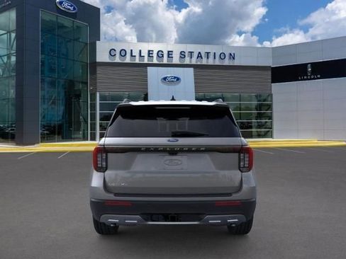 New 2026 Ford Explorer Active w/ Active Comfort Package image 5