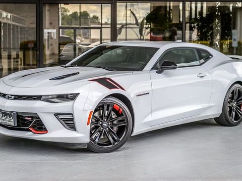 Used 2018 Chevrolet Camaro SS w/ Redline Edition RWD image 2