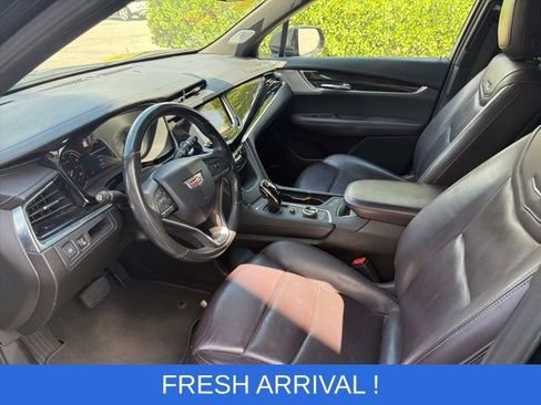 Used 2023 Cadillac XT6 Premium Luxury image 6