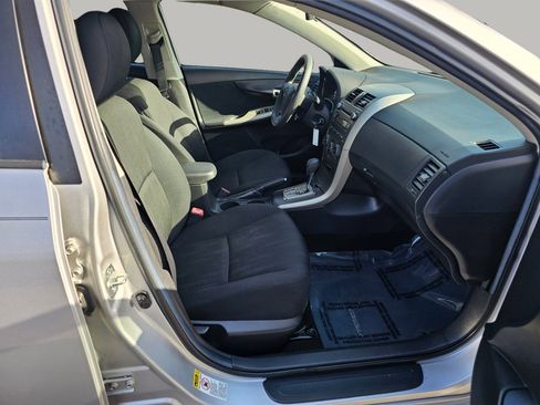 Used 2011 Toyota Corolla S image 25