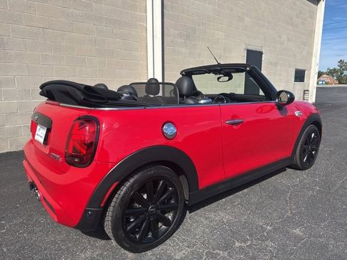Used 2019 MINI Cooper S w/ Premium Package image 4