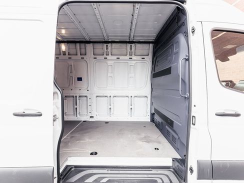 Used 2025 Mercedes-Benz Sprinter 2500 image 26
