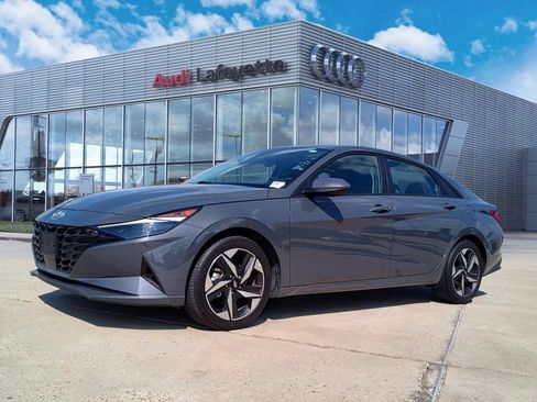 Used 2023 Hyundai Elantra SEL w/ Convenience Package FWD image 1