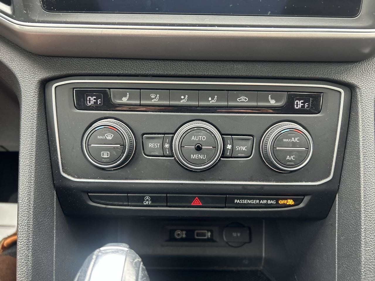Used 2019 Volkswagen Atlas SE w/ Panoramic Sunroof Package AWD/4WD image 26