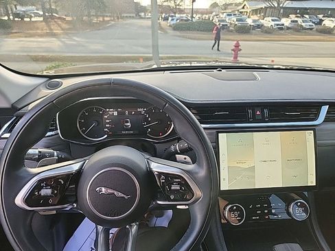 Used 2021 Jaguar F-PACE S image 5