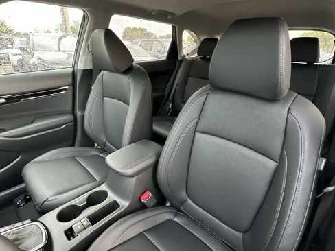 Certified 2026 Kia Seltos SX w/ SX Sunroof Package AWD/4WD image 14
