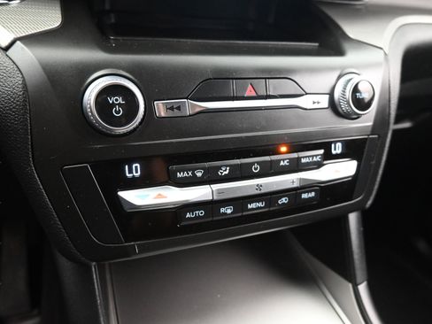 Used 2020 Ford Explorer XLT RWD image 20