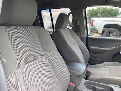 Used 2018 Nissan Frontier SV AWD/4WD image 25