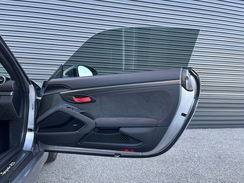 Certified 2025 Porsche 718 Boxster Spyder RS image 37