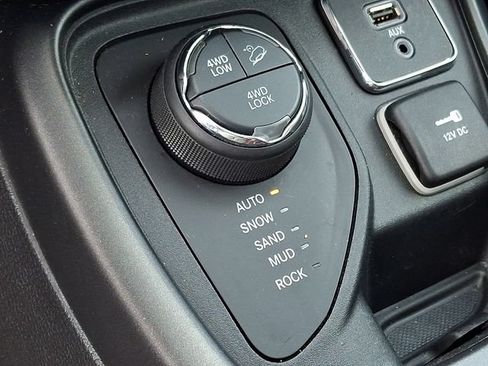 Used 2018 Jeep Compass Trailhawk w/ Leather Interior Group AWD/4WD image 24
