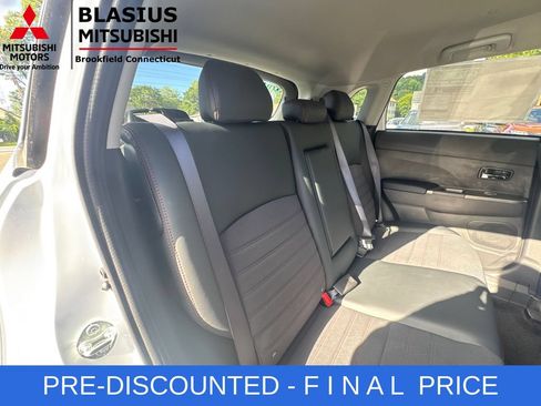Used 2025 Mitsubishi Outlander Sport SE AWD/4WD image 27