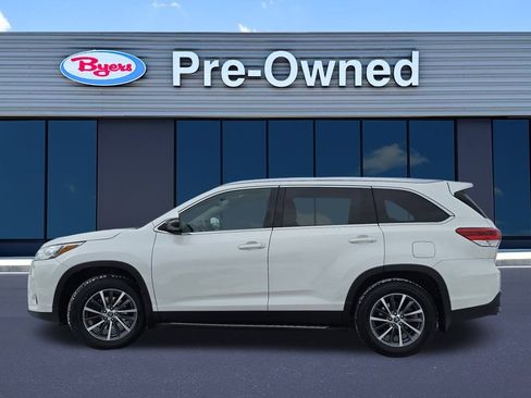 Used 2019 Toyota Highlander XLE image 4