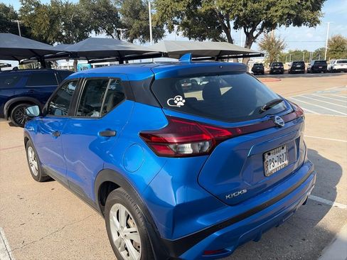 Used 2021 Nissan Kicks S FWD image 12