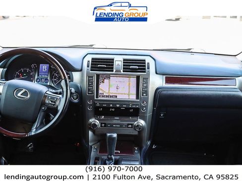 Used 2018 Lexus GX 460 Premium w/ Premium Package image 11
