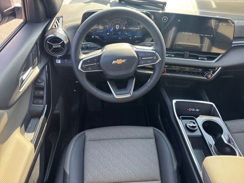 New 2026 Chevrolet Equinox LT w/ Convenience Package II image 18