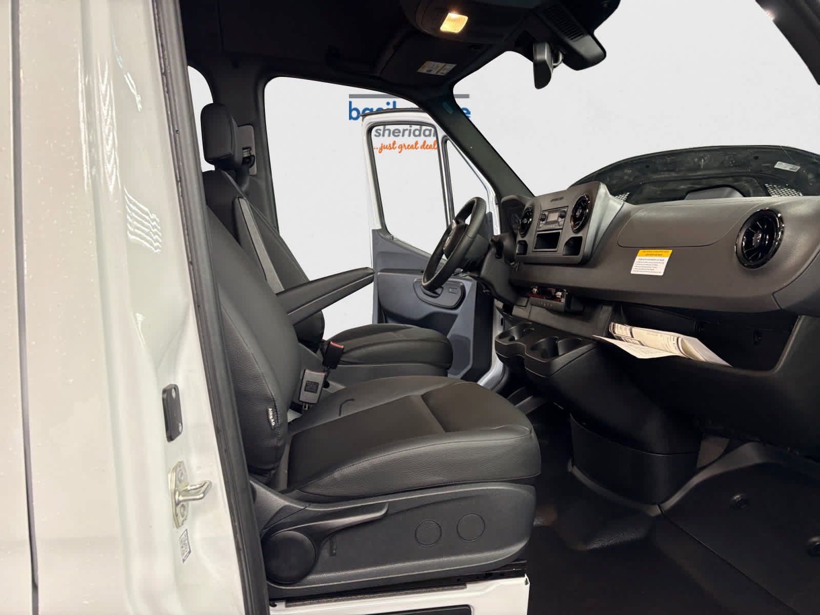 Used 2025 Mercedes-Benz Sprinter 2500 image 17