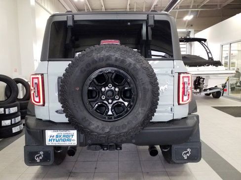 Used 2023 Ford Bronco Badlands w/ Sasquatch Package image 18