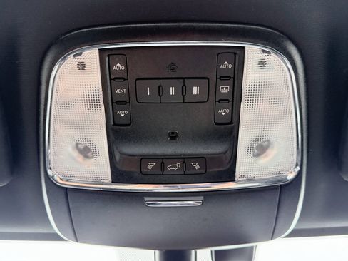 Used 2020 Jeep Grand Cherokee Limited w/ Luxury Group II RWD image 17